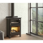 Cuisinière à bois avec four Montana en fonctionnement