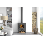 Poêle à bois FIREMATIC Chicago installé dans un salon lumineux